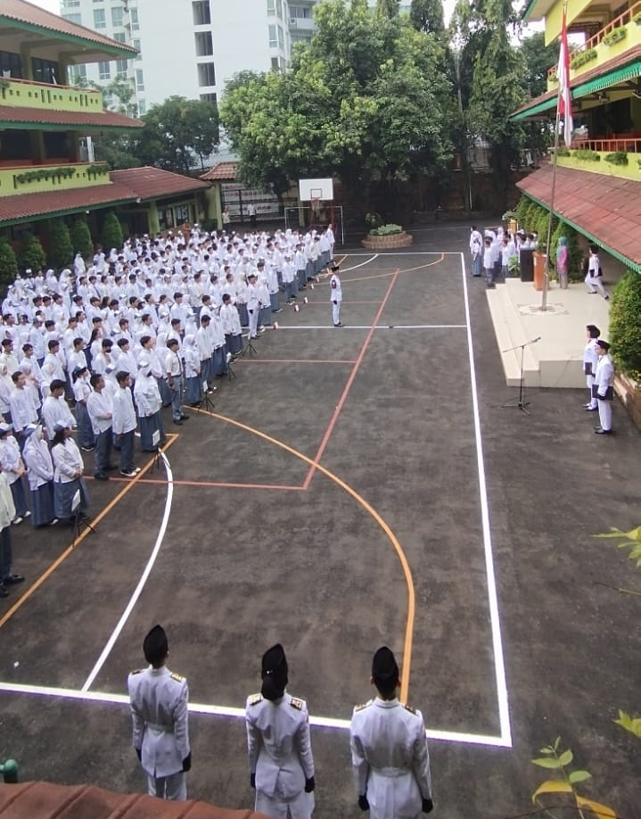 Upacara Bendera Memperingati Hari Pendidikan Nasional 2 Mei Tahun 2024