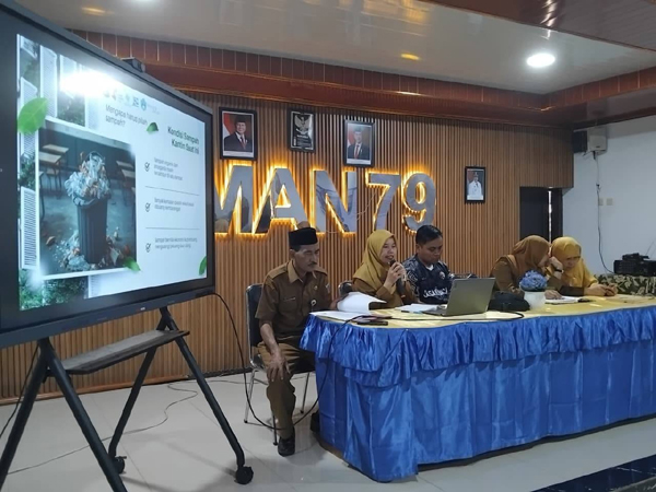 Sosialisasi Pilah Sampah di Kantin SMAN 79 Jakarta-3