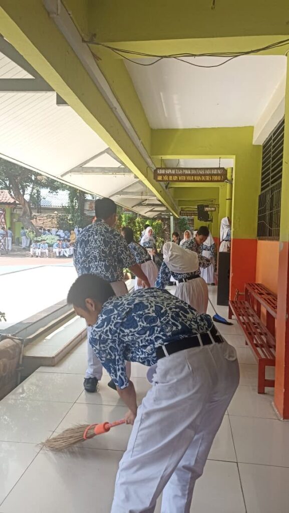 Jum'at Bersih dan Literasi-16